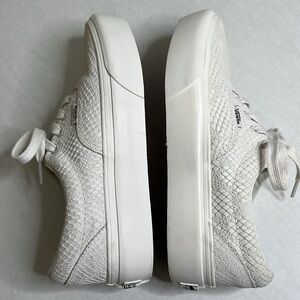 VANS ERA PLATFORM WHITE SNAKESKIN ANIMAL EMBOSSED SNEAKERS 7